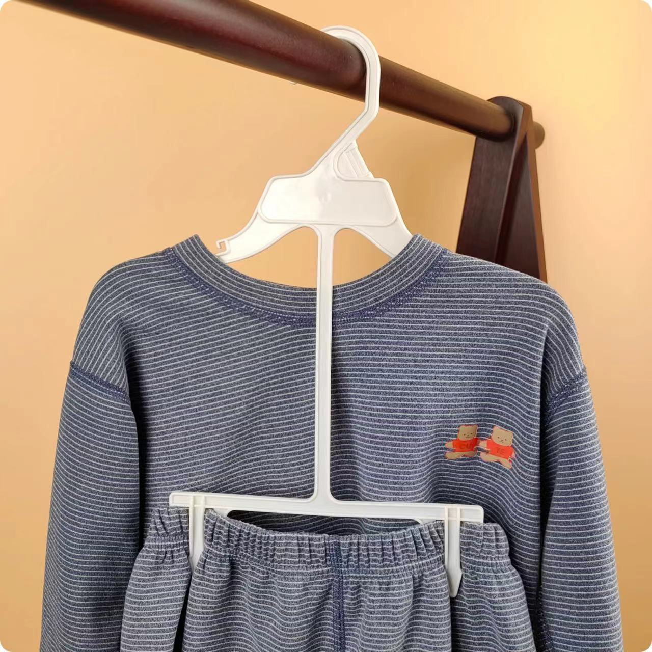 Baby Clothing Onesies - 10個入り 子供用プラスチックハンガー キッズ ベビーロンパースハンガー 幼児服 乳幼児