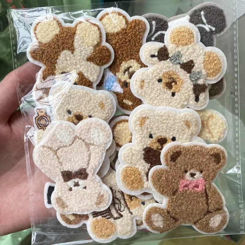Baby Clothing Types - タオル刺繍のかわいいクマ柄パッチ - 熱圧着・接着タイプ - DIY衣類プロジェクトに最適