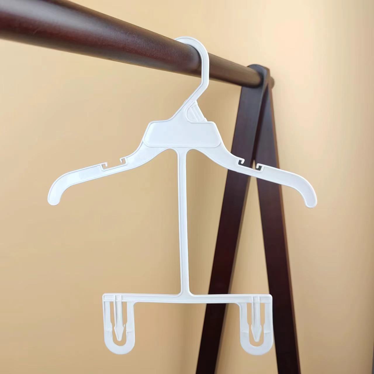 10個入り 子供用プラスチックハンガー キッズ ベビーロンパ - Baby Clothing Onesies のレビューと価格